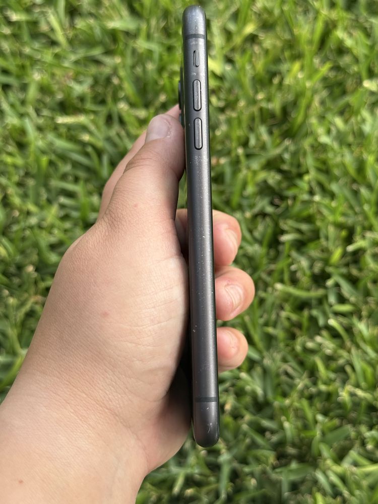 iPhone 11 com 64GB Preto