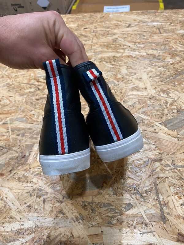 Męskie buty trampki Reserved