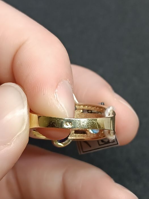 Pierścionek złoty kolorowe kamienie