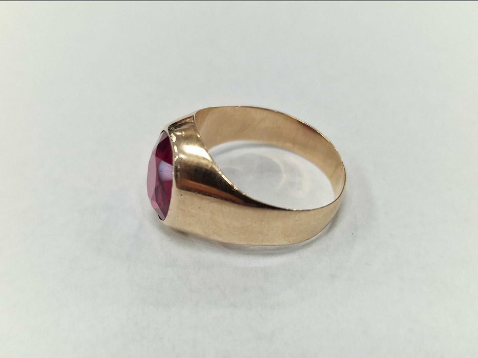 Złoty sygnet męski/ 585/ 6.35 gram/ R19.5/ Korund/ Polska 1931-63