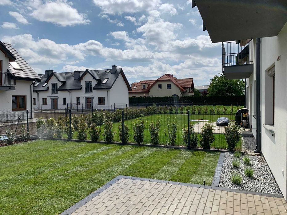 Projektowanie i zakładanie ogrodów. Ogrody kompaktowe. Trawniki.