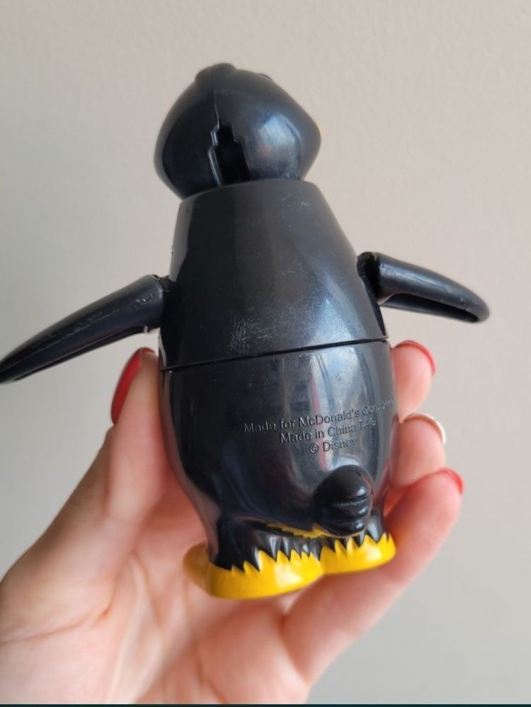 Іграшки Мак Дональдс пінгвін завідний пингвин Mc Donald's