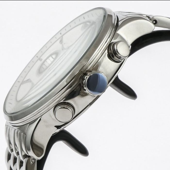 Relógio Suiço de marca reconhecida novo com garantia.