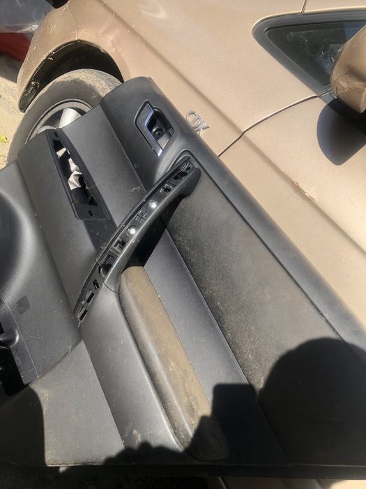 Карта обшивка двери задняя правая Toyota Highlander 2 XU40