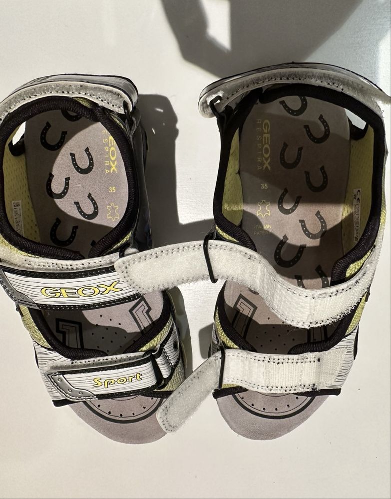 Sandalias menino GEOX tamanho 35  (novas)