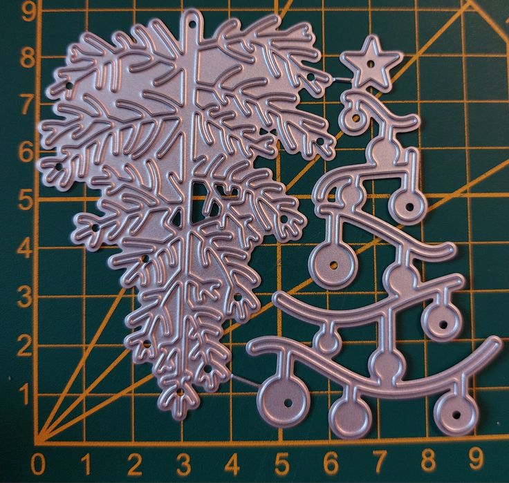 814. Wykrojnik choinka z ozdobami scrapbooking