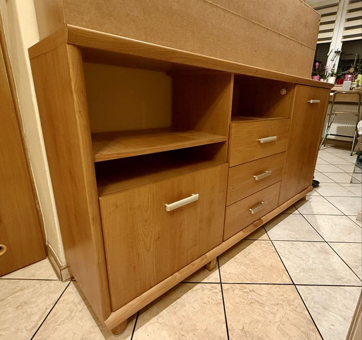 Meble BRW Syriusz: stół rozkładany krzesła komoda regał witryna lampy