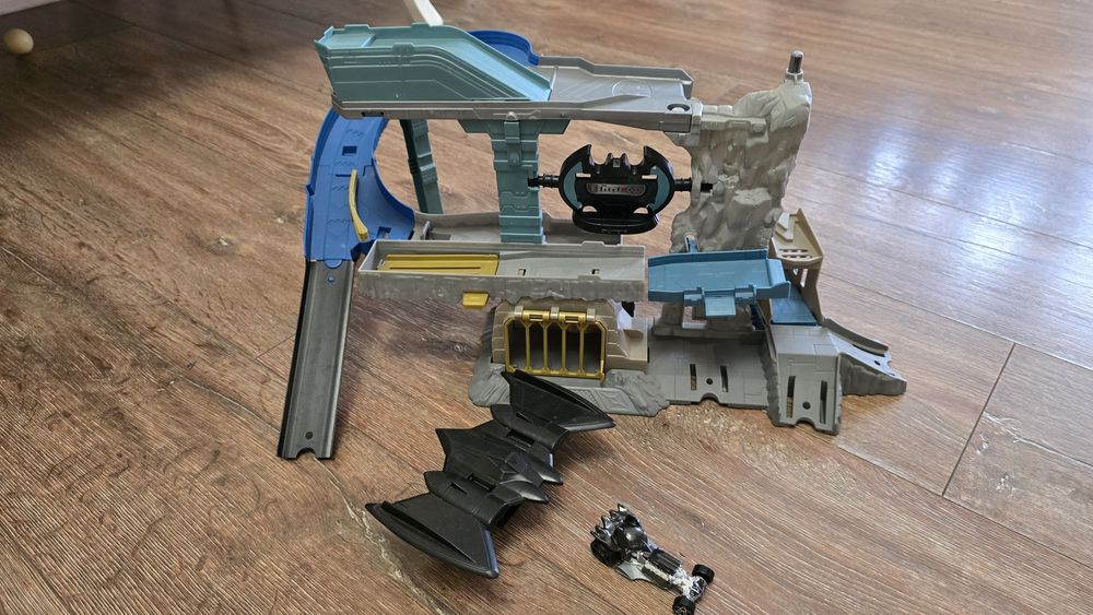 Ігровий набір "Сховище Бетмена" від  Hot Wheels