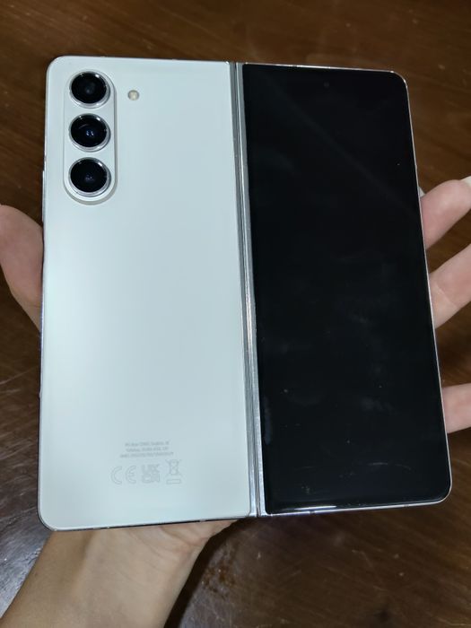 Samsung Z Fold 5
