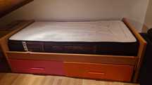 Estrutura de cama e colchão 180x90cm