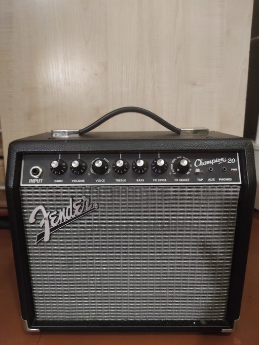 Комбопідсилювач Fender Champion 20