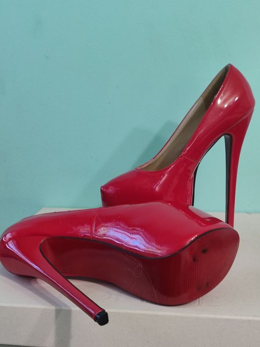 Туфли стримы, высокий каблук