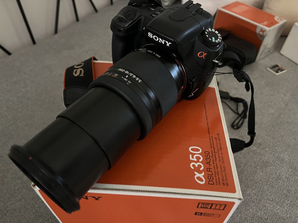 Máquina fotográfica DSRL Sony Alpha a350 c/ extras