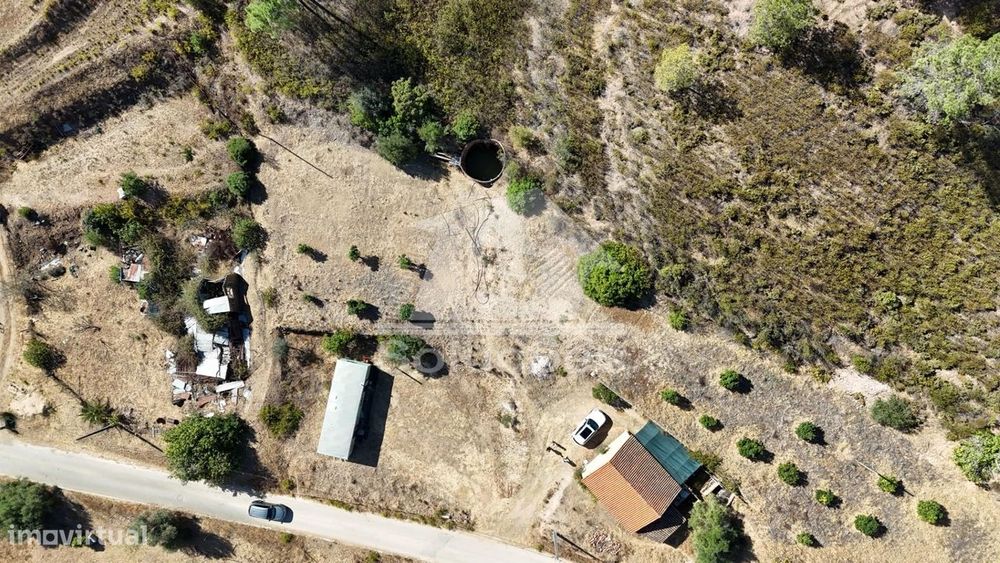 Terreno com Casa para Recuperar em Portimão