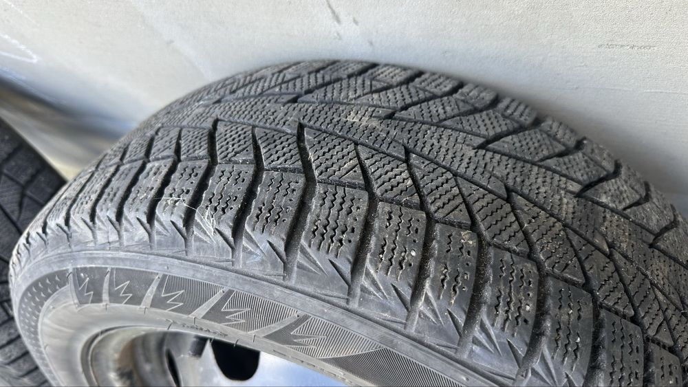 Шини 205 55 16 Hankook Winter ICept iZ2