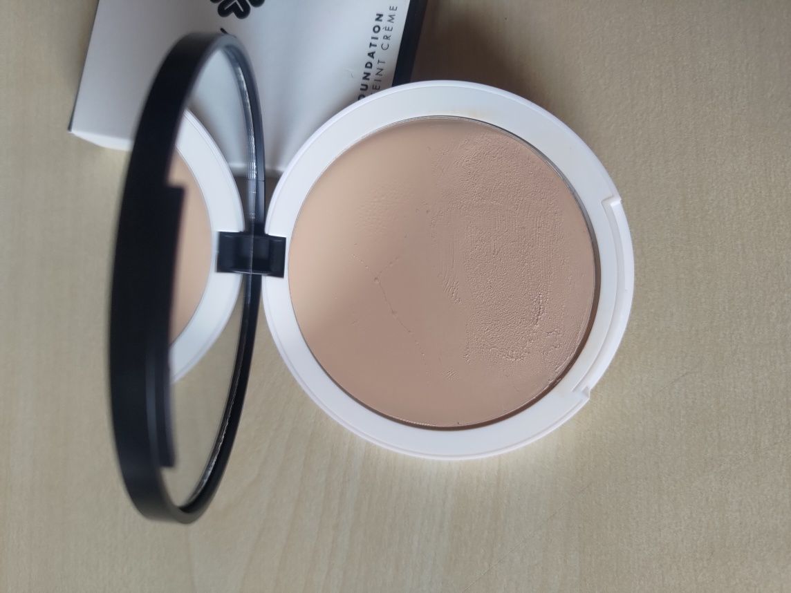 Lily Lolo Cream Foundation