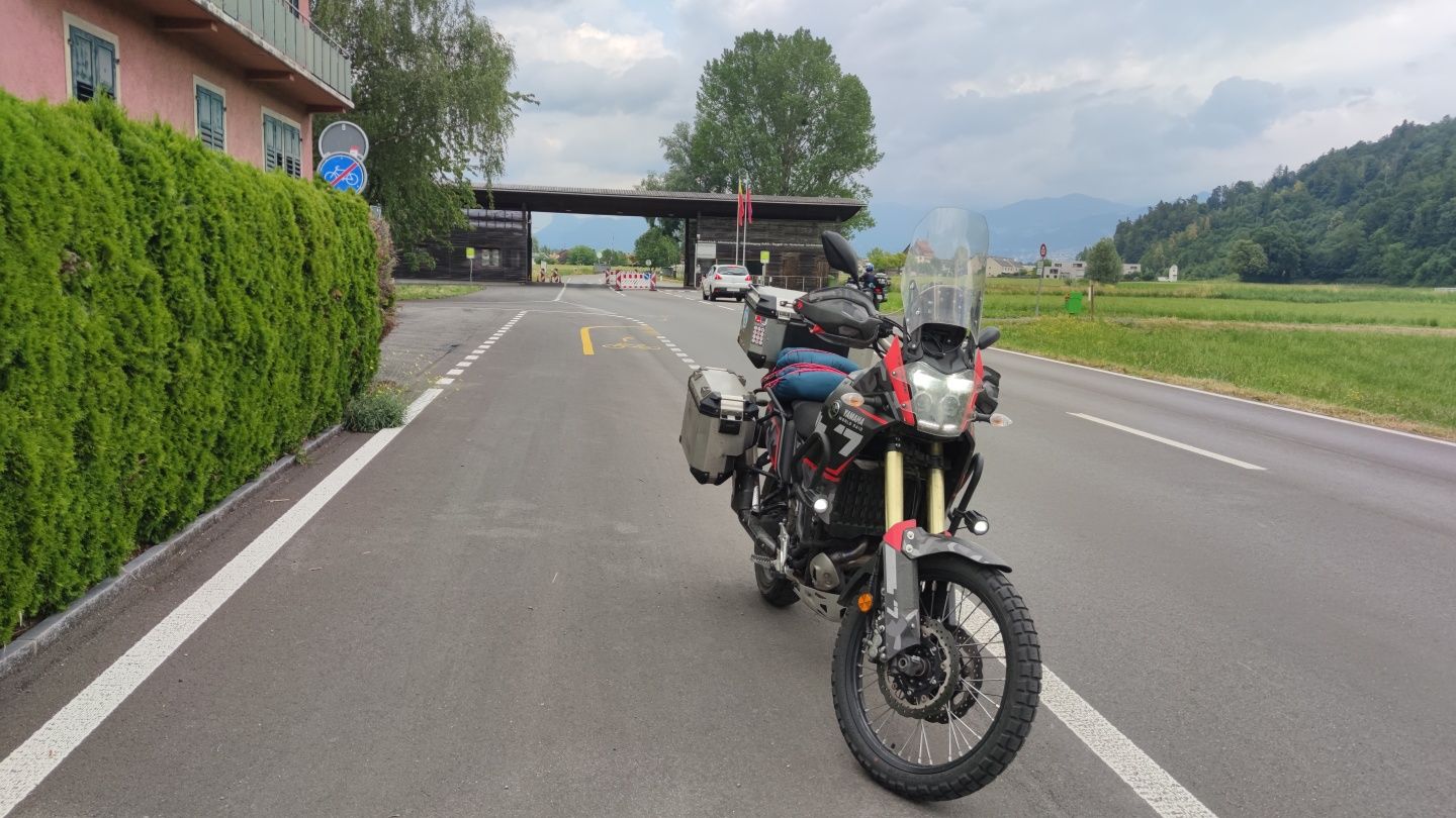 Yamaha Ténéré 700 (SEM EXTRAS NENHUMS)