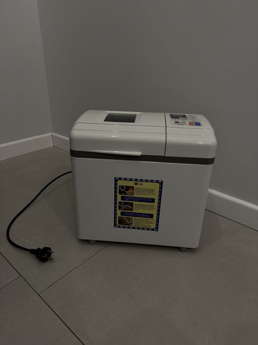 Нова хлібопічка LG