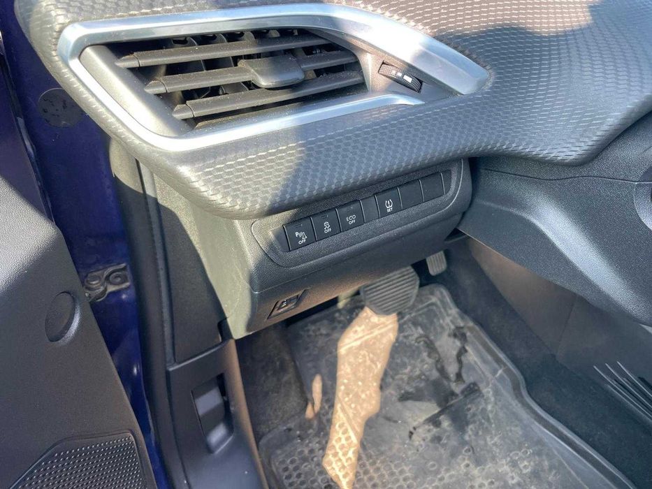 Peugeot 2008 1.2 Automat Stan bardzo dobry Szklany dach Zarejestrowany