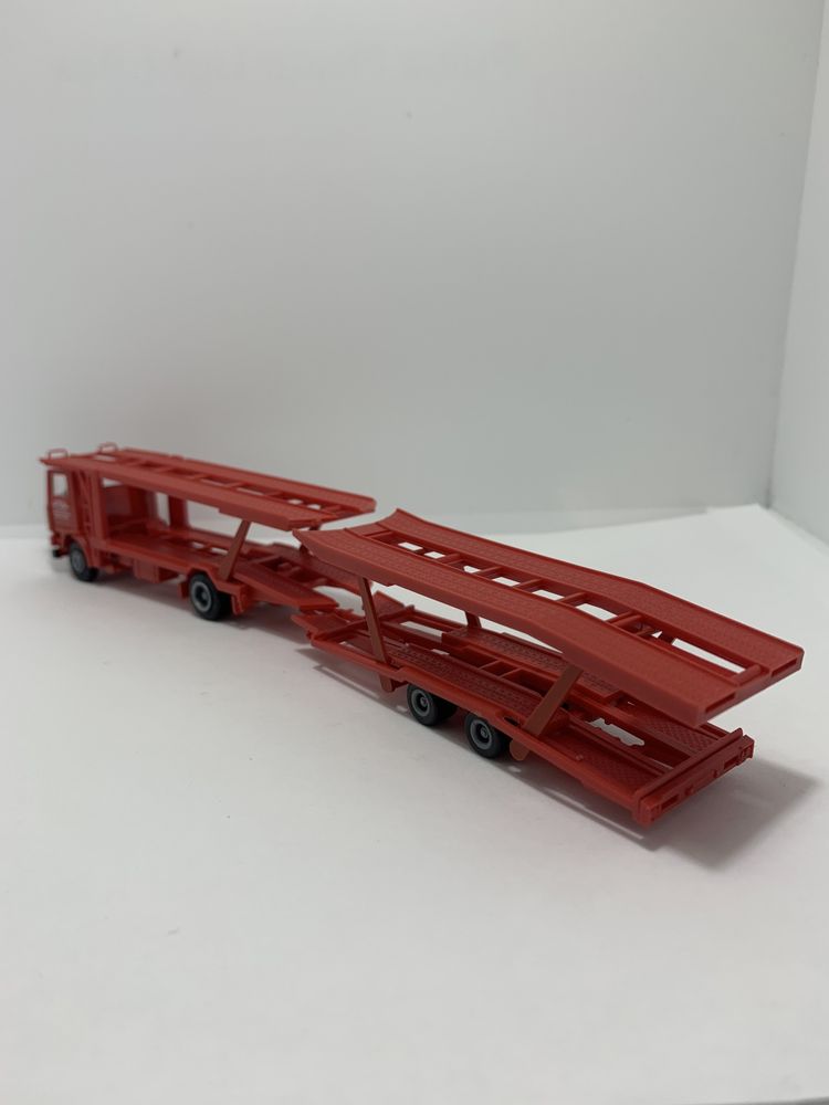 Volvo F10 da Herpa escala 1/87