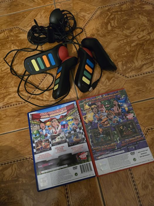 Campainhas buzz + jogos corrida louca e monstromania - playstation 2