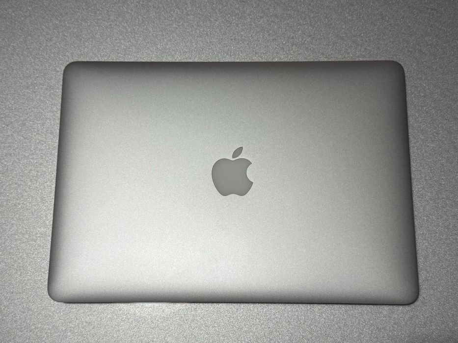 MacBook Air 13-inch, i5, 8GB, 128GB - stan perfekcyjny, 55 cykli ład.