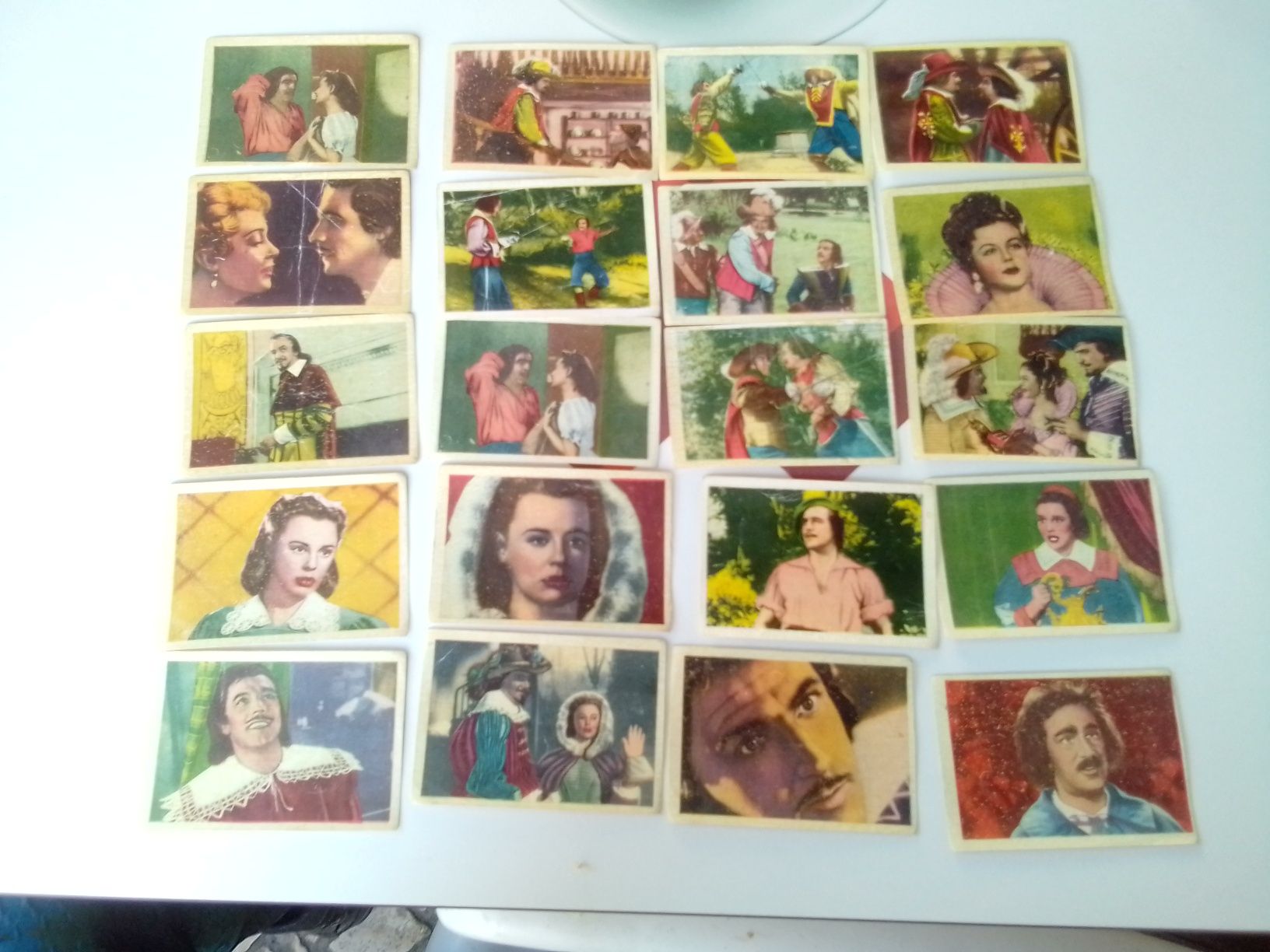 Cromos antigos dos 3 mosqueteiros cada 1€