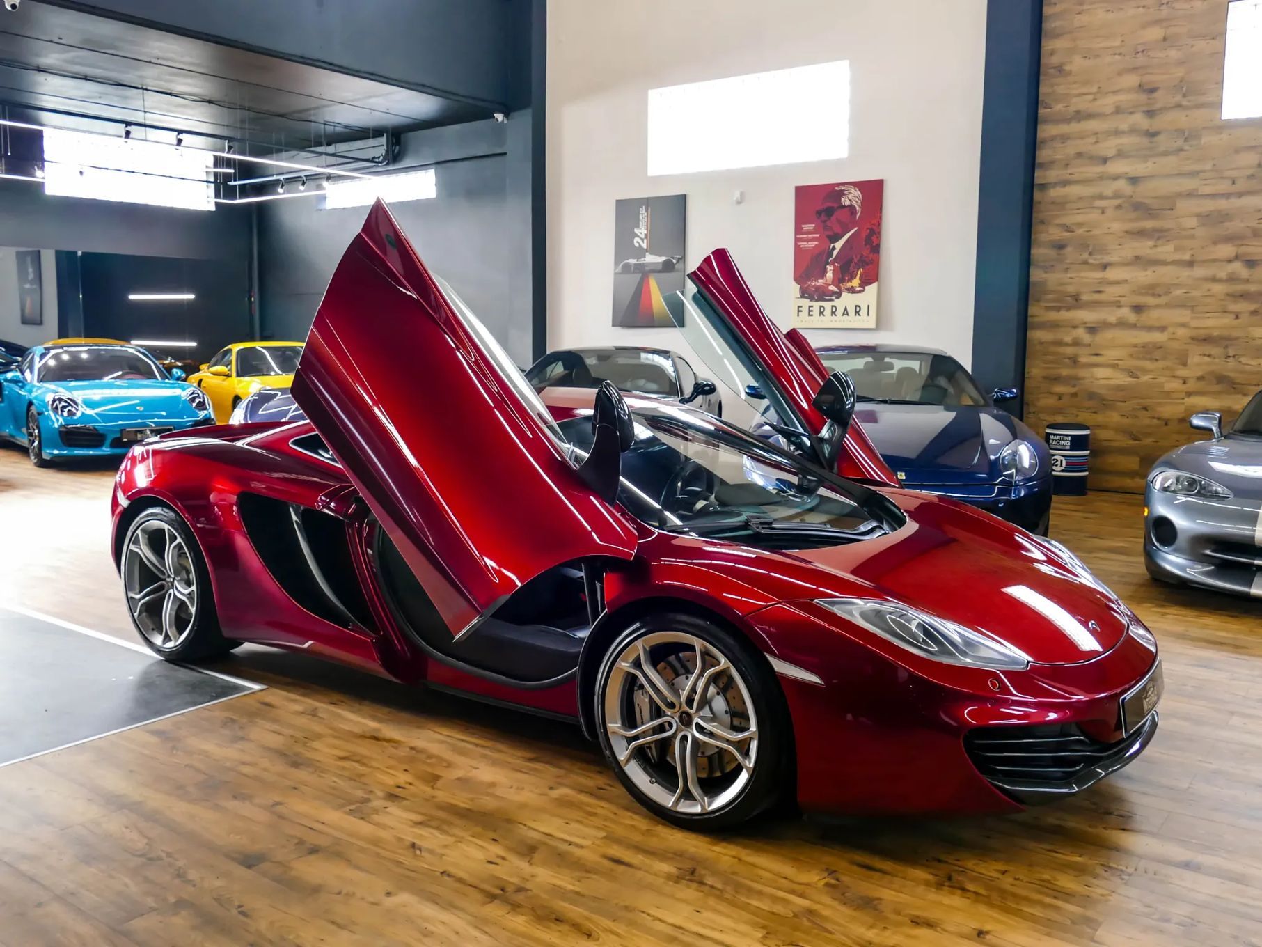 McLaren MP4-12C 1 of 3400, Volcano Red Metallic, Meridian, Carbon, VAT23%