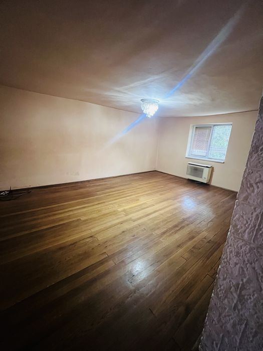 Продаж будинку в с .Яноші при центральній дорозі ( 5 км від Берегово )