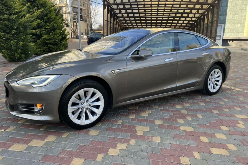 Продам Tesla Modes S