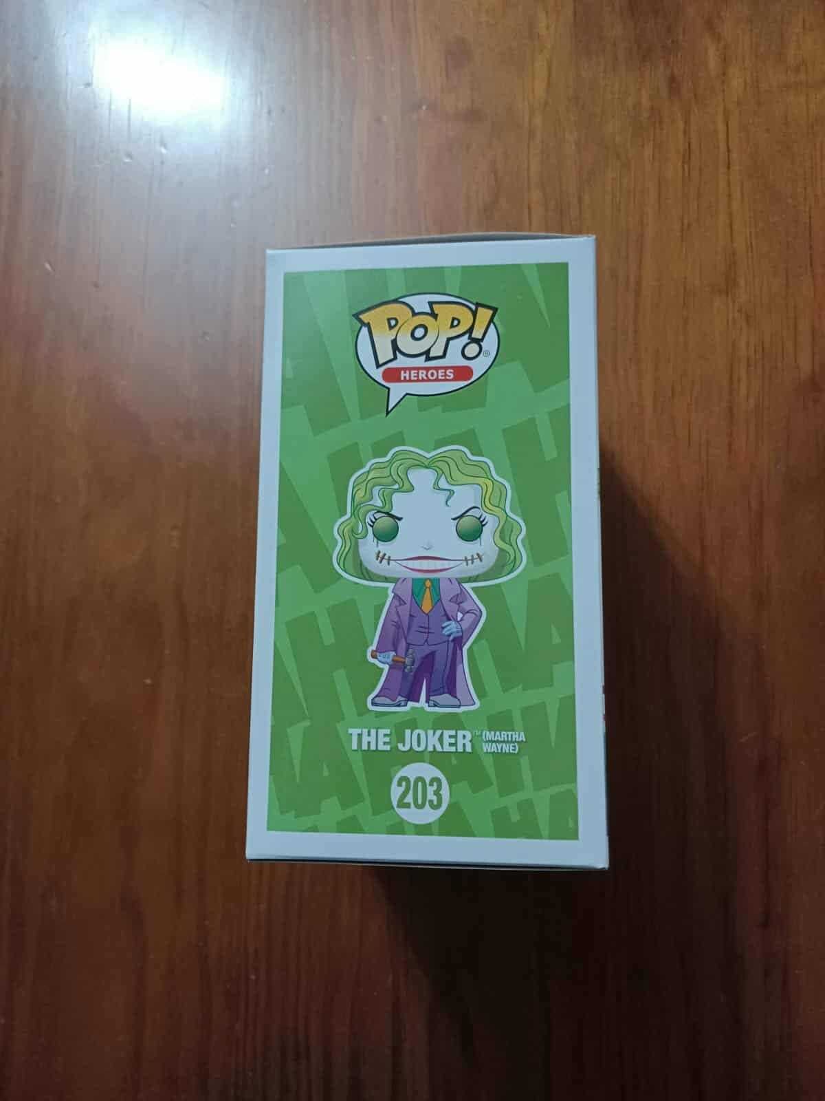 Funko Pop Figure (Heroes)! DC Super Heroes The Joker Martha Wayne 203