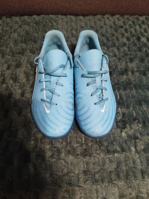 Sprzedam Buty Halowe Nike