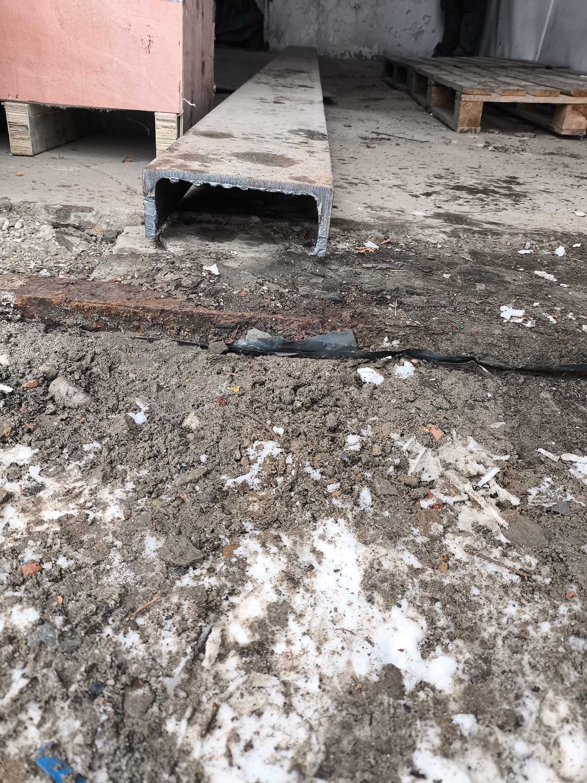 Ceownik stalowy 220 , C220 , długość 4,5 m