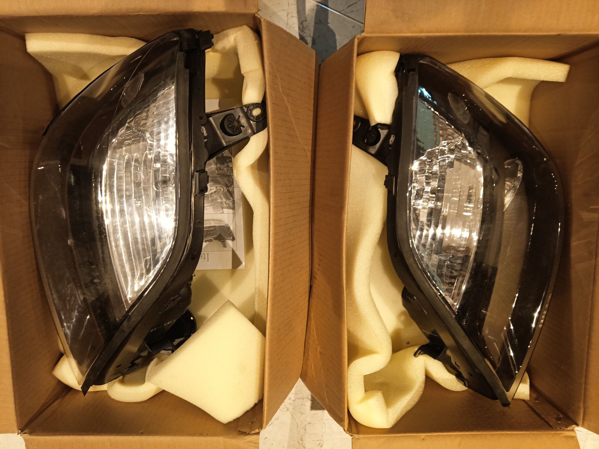 Faróis novos para renault Scenic