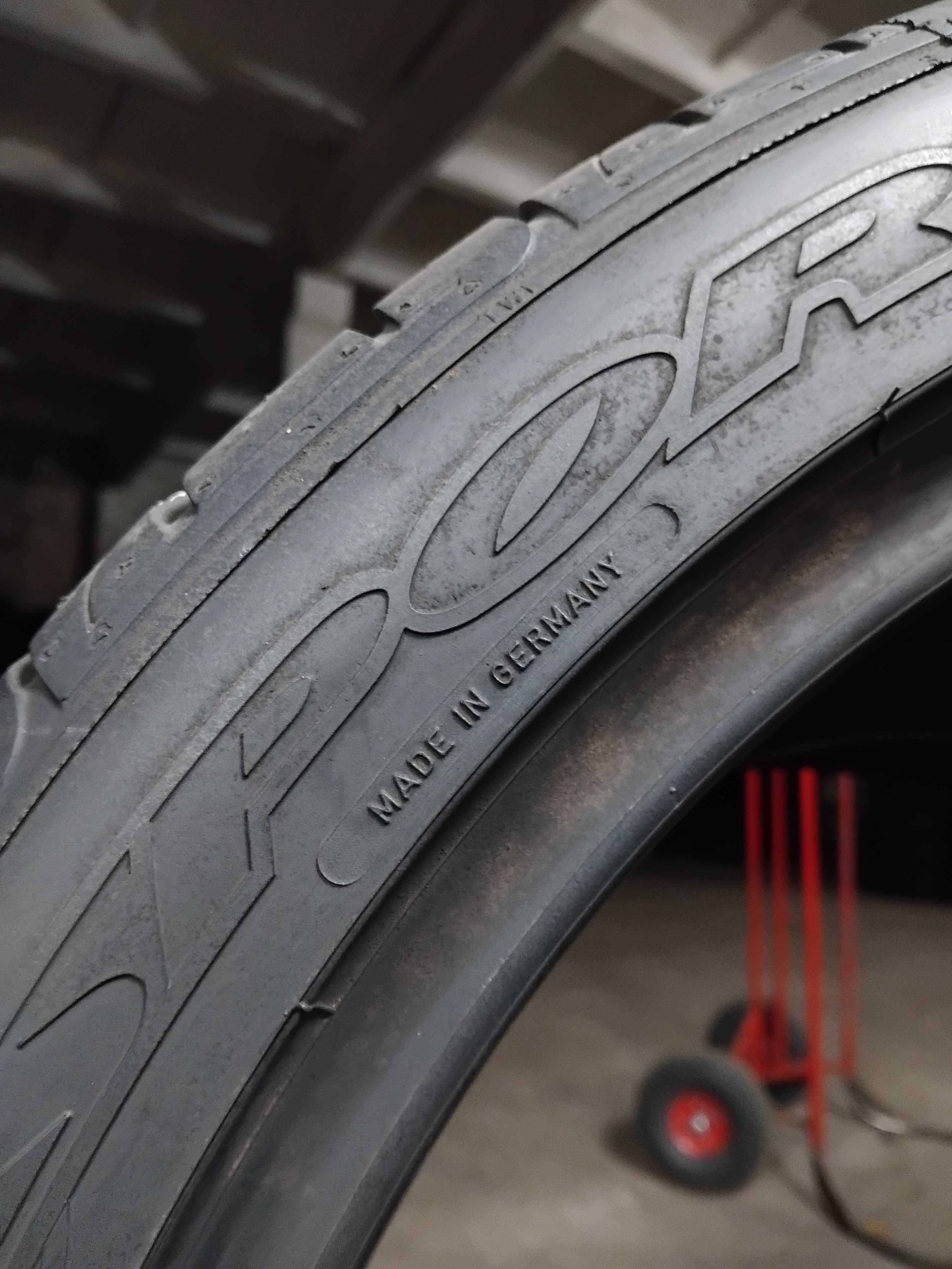 Шини бу 255/40 ZR19 Dunlop SP Sport 9000 Пара Літо