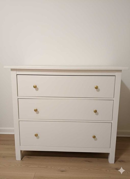 Cómoda Hemnes em bom estado