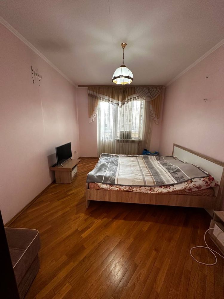 Чудова 2-кімнатна квартира з ремонтом, вул. Зарічанська. Новобудова.