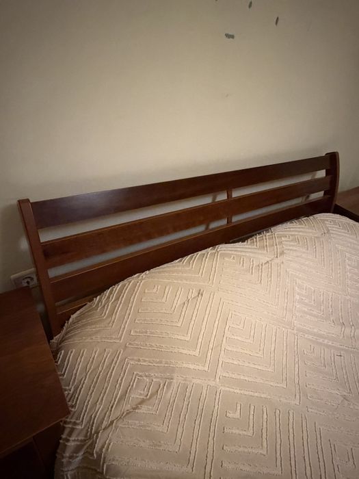 Cama 150x200 com mesinhas de cabeceira