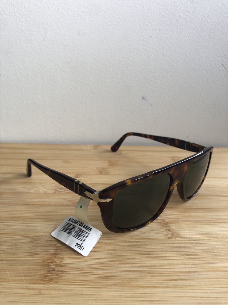 Óculos escuros Persol novos!