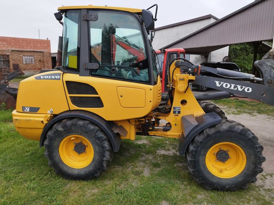 Ładowarka Volvo L25F sprowadzona 4400 MTH opony 90% zadbana