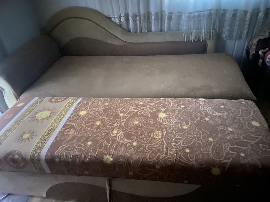 Диван розкладний .