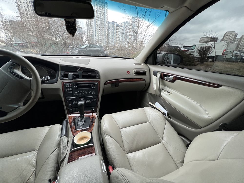 Volvo v70 awd с двигателем 2.5 турбо ( 210 л.с)