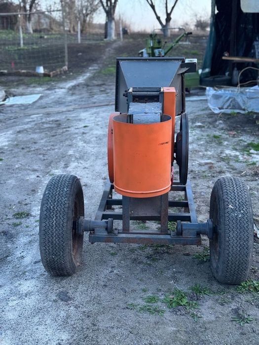 Подрібнювач гілок бензиновий | 9 к.с. | Діаметр до 12 см