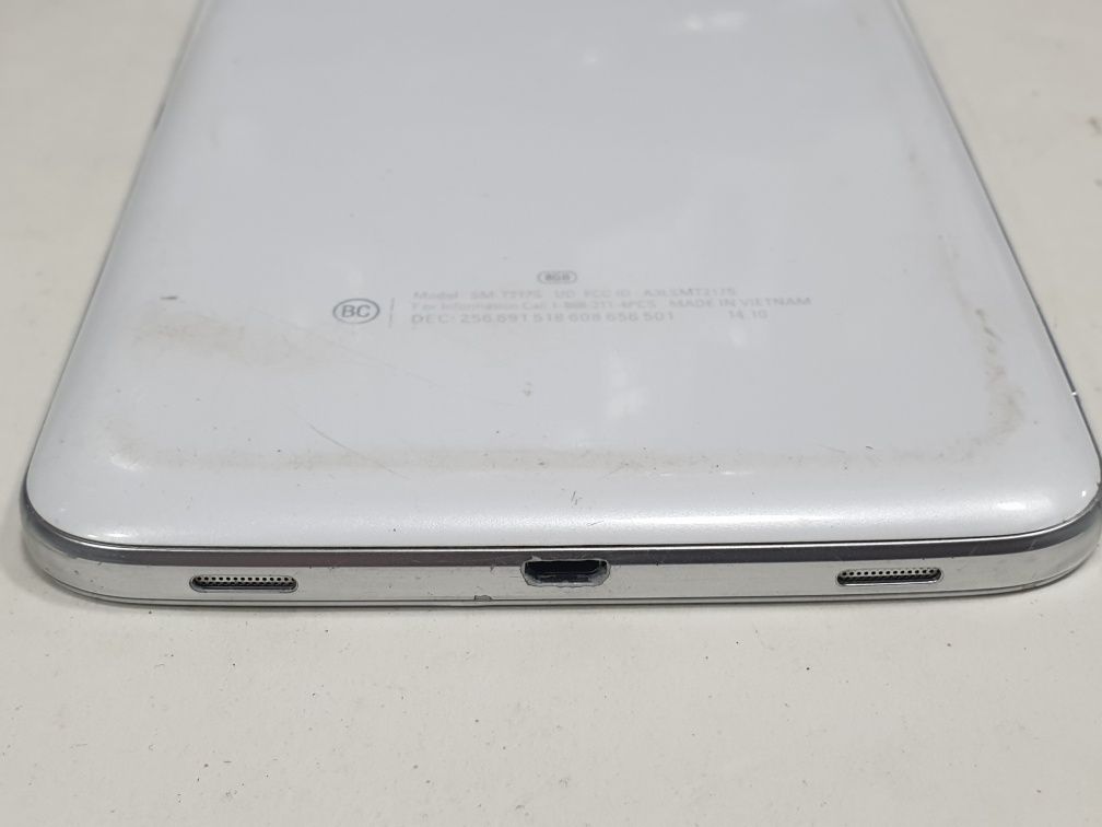 Планшет Samsung Galaxy Tab 3 "8Gb"(SM-T217S))