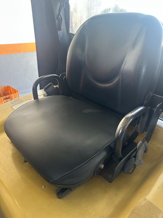 Empilhador 4,5 ton