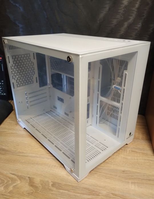 Комп'ютерний корпус CoolMen