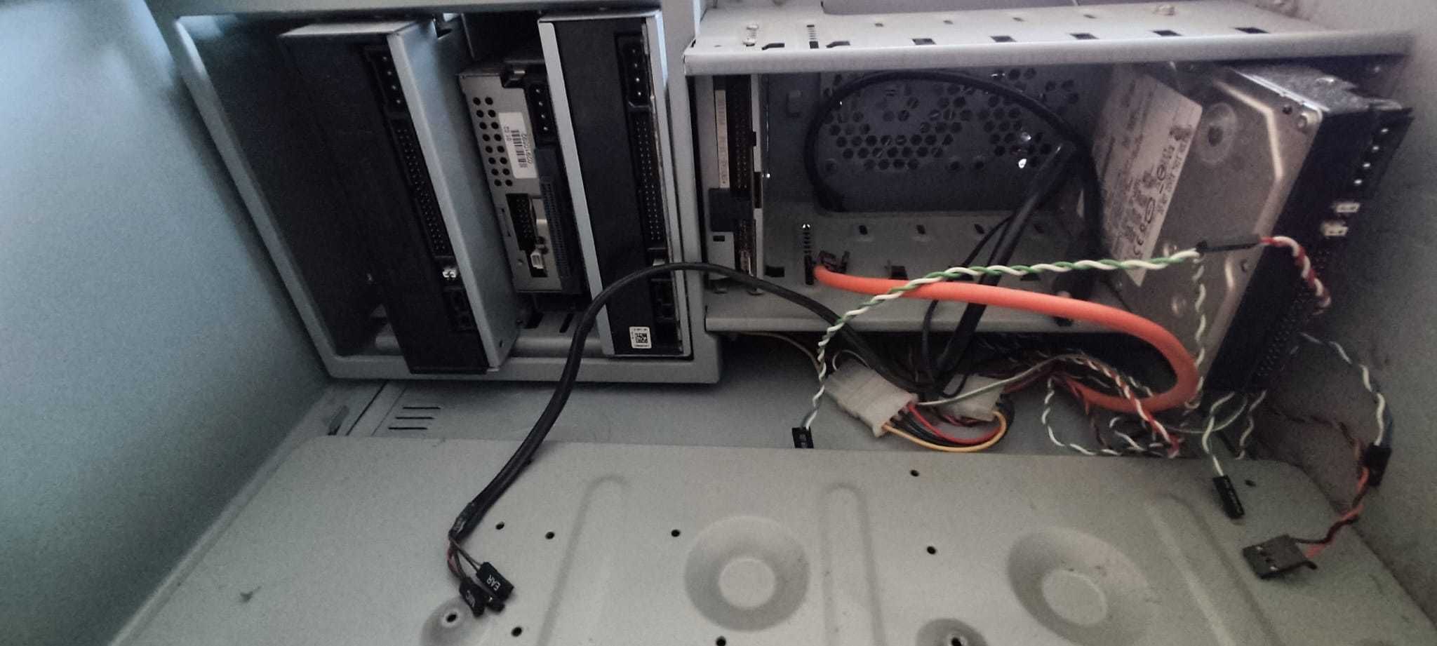 Caixa PC + opcionalmente componentes