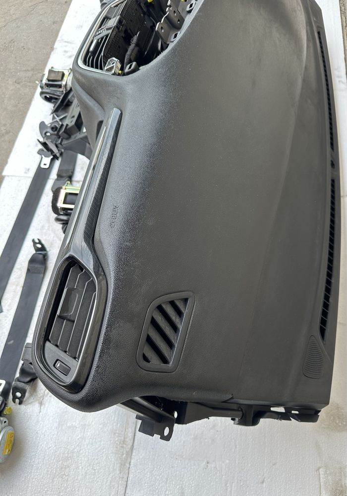 Ford Fiesta Mk8 Lift konsola deska Airbag poduszki pasy Oryginal