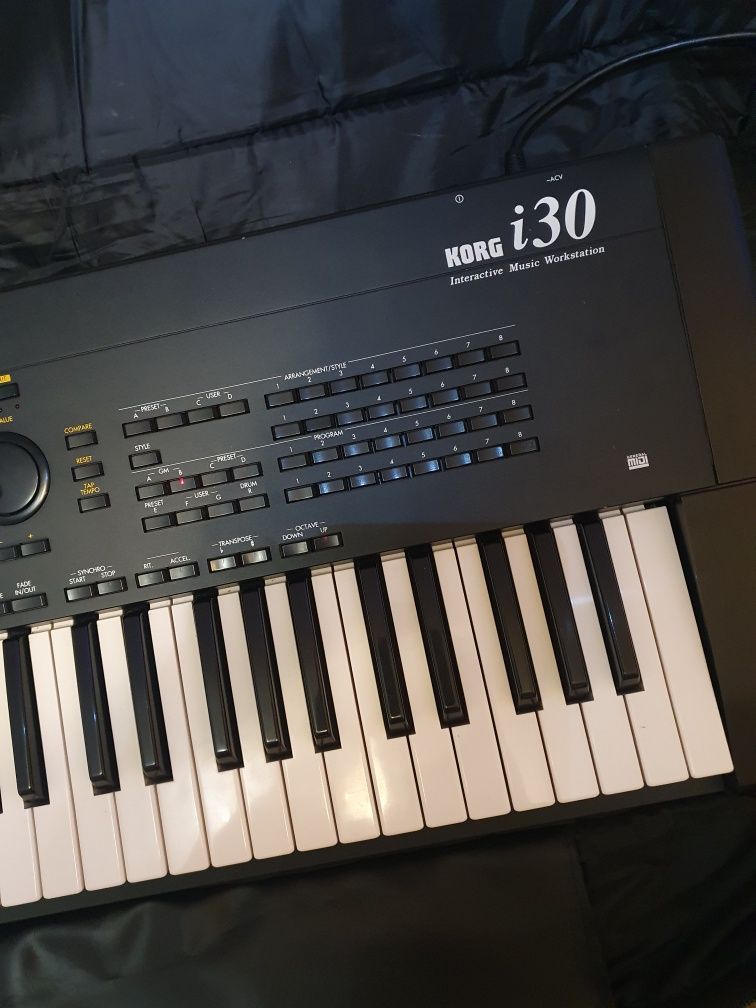 Сінтезатор Korg i30 с HD