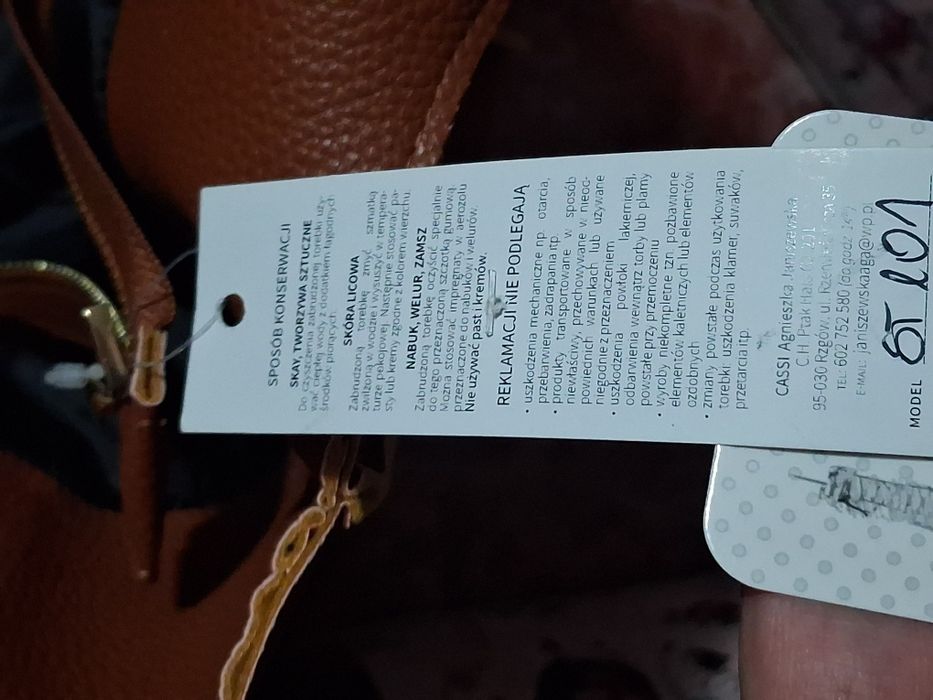 Skórzana torebka Cassi z metka